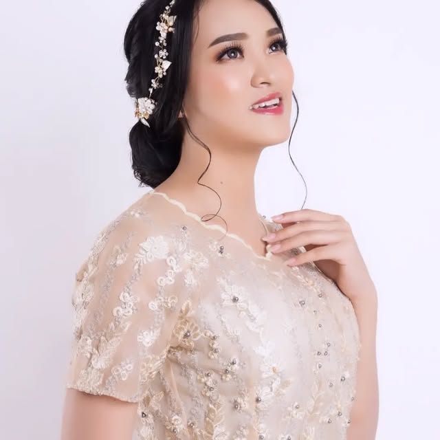 Kebaya custom payet manik